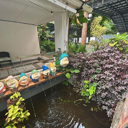 تاجيتاي Purple Orchid Bed And Breakfast المظهر الخارجي الصورة